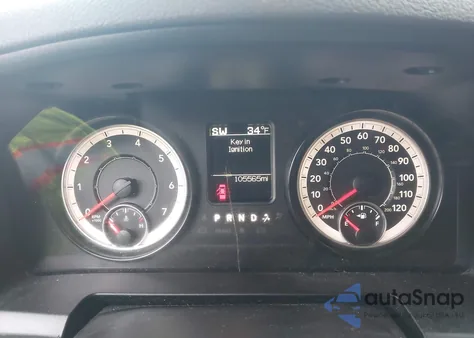 2019 Ram 1500 Classic Express 4X4 6'4 Box из США, поврежденный, VIN 1C6RR7FT6KS537350